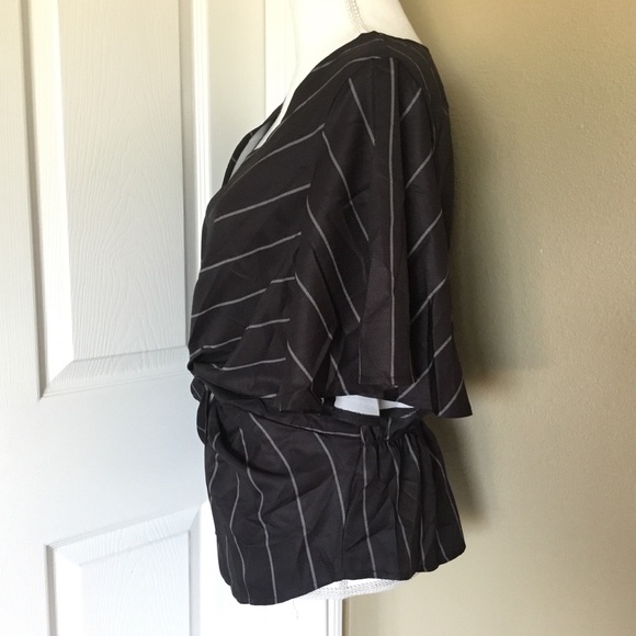 Front Twist Top - Picture 6 of 8